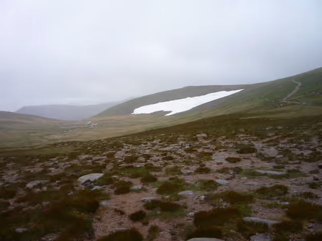 Névé persistant dans le Coire Domhain, dans les montagnes écossaises Névé persistant dans le Coire Domhain, dans les montagnes écossaises.