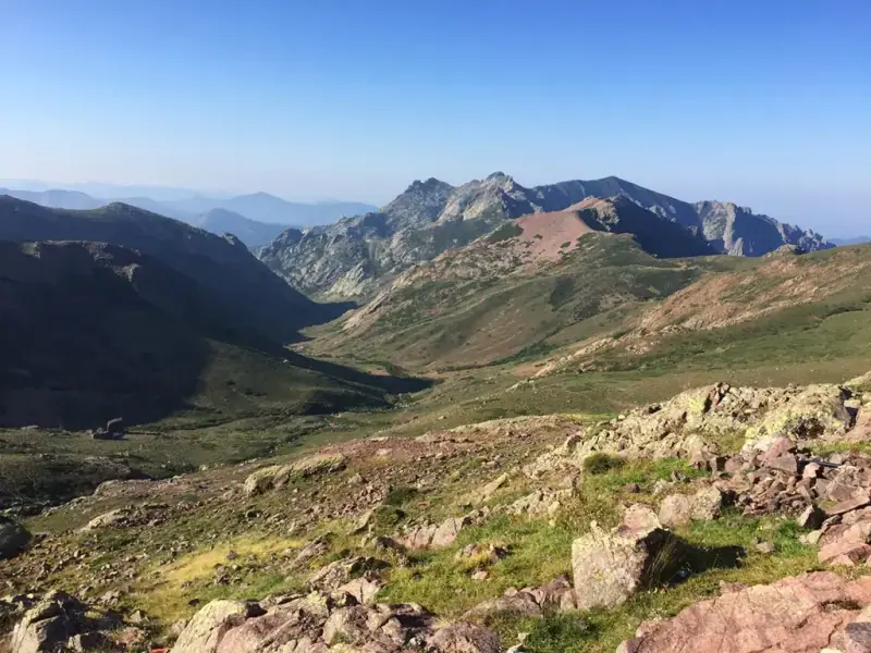 Paysage de randonnée en Corse